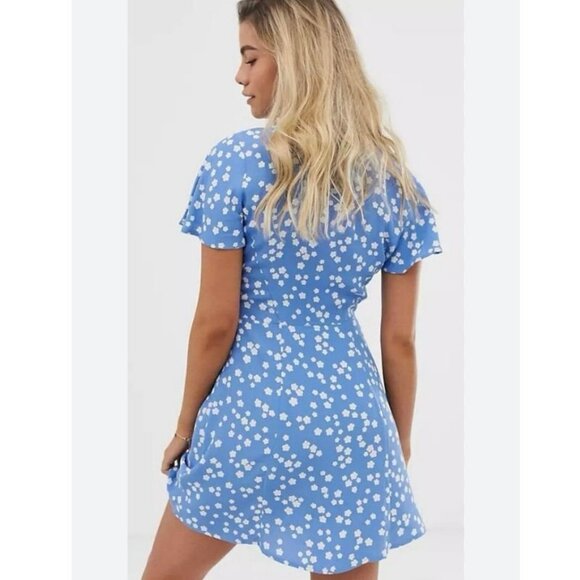Jack Wills Erin Tie Front Blue Floral Mini Short Sleeve Dress Women’s Size 8 - Picture 2 of 7